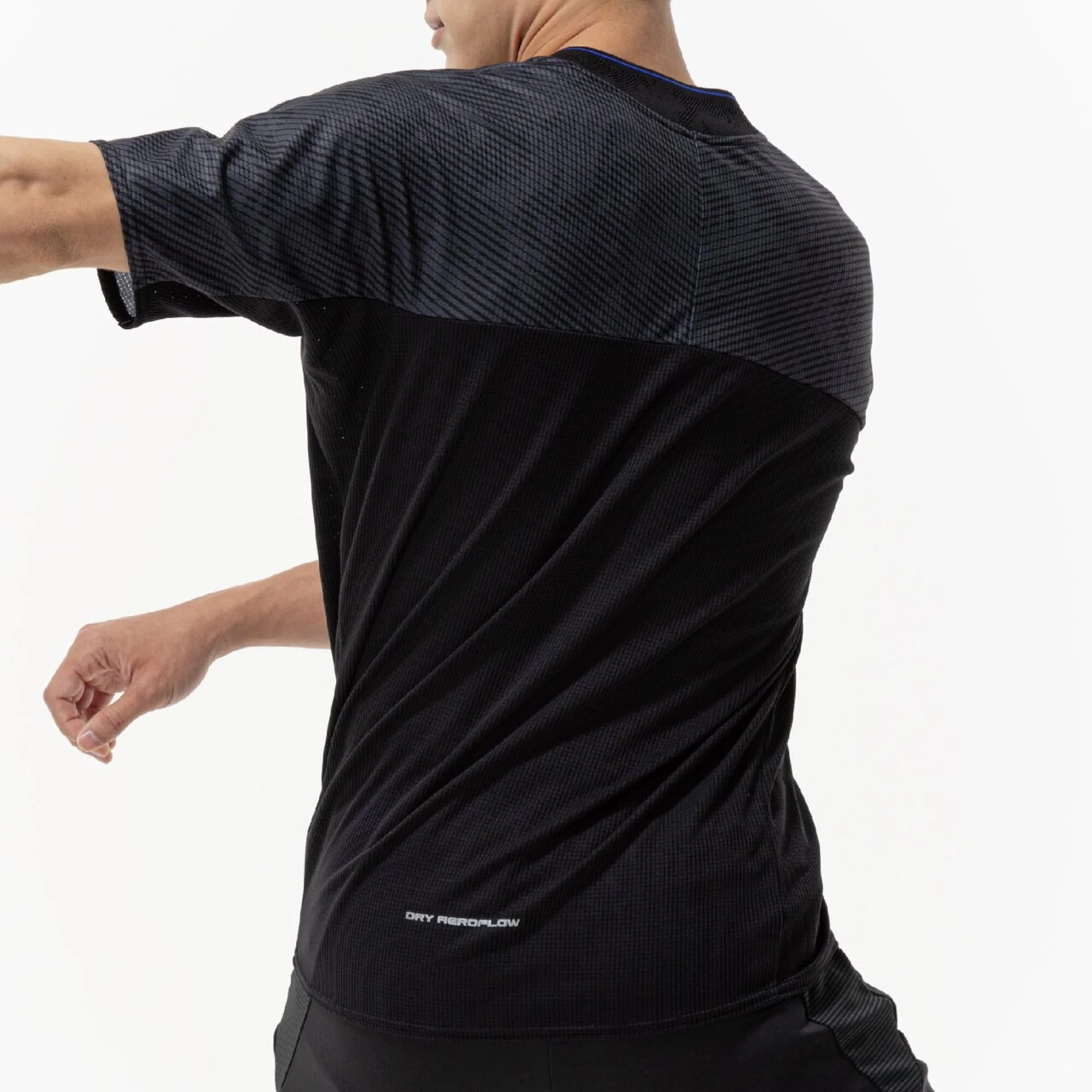 U DRY AEROFLOW T-SHIRT - Image 17
