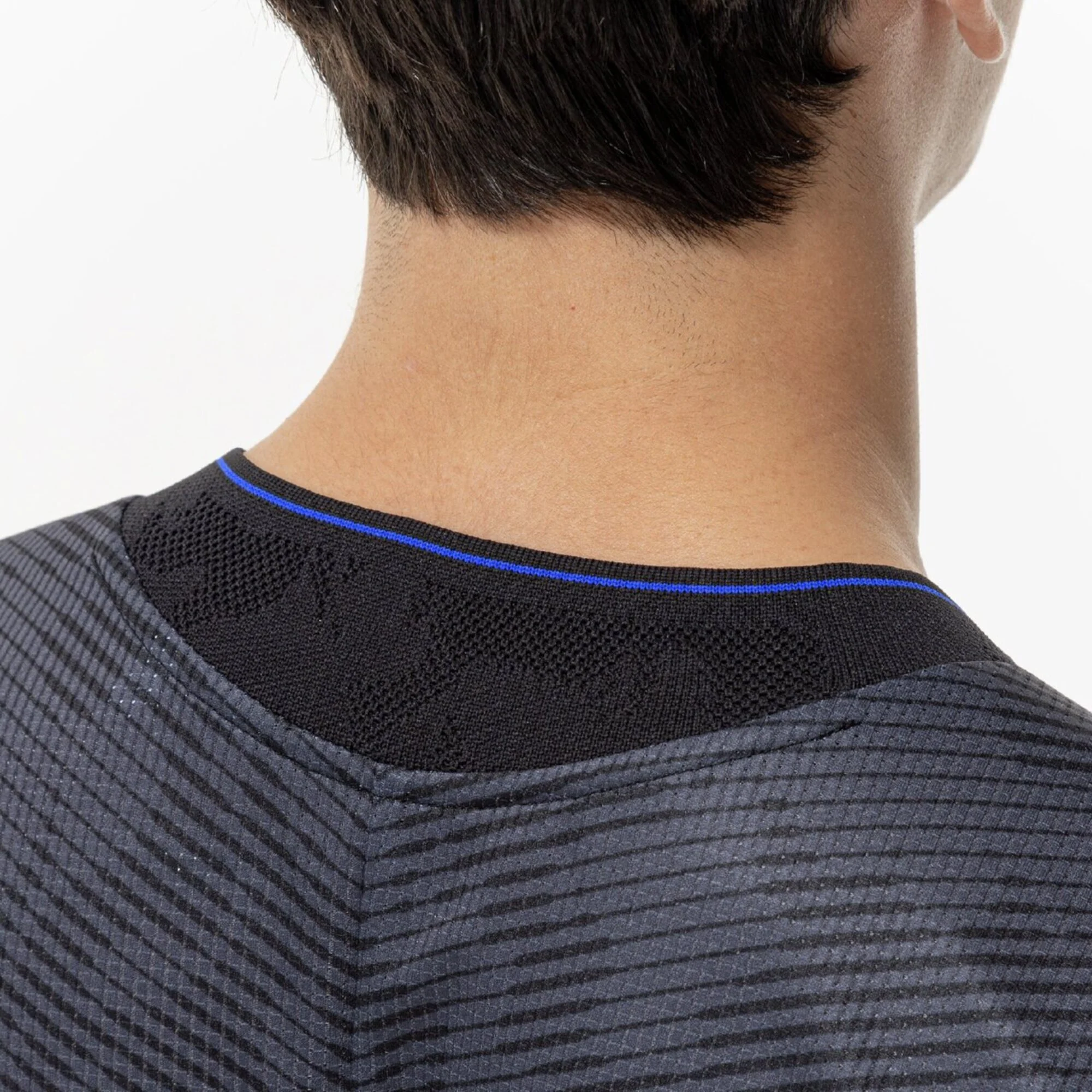 U DRY AEROFLOW T-SHIRT - Image 19