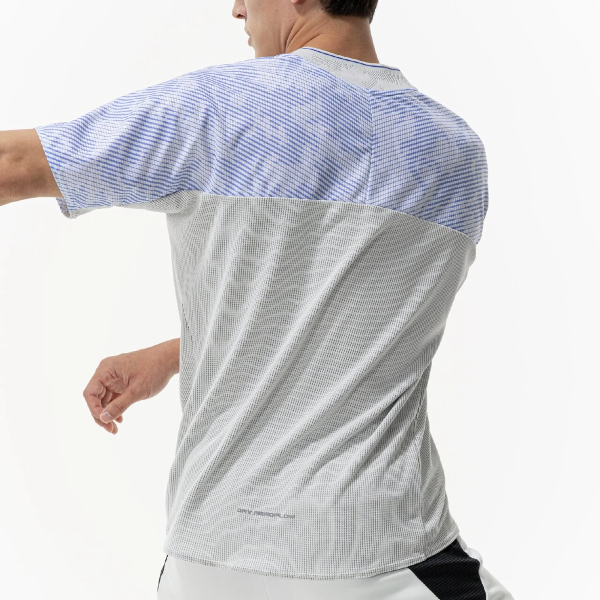 U DRY AEROFLOW T-SHIRT - Image 4