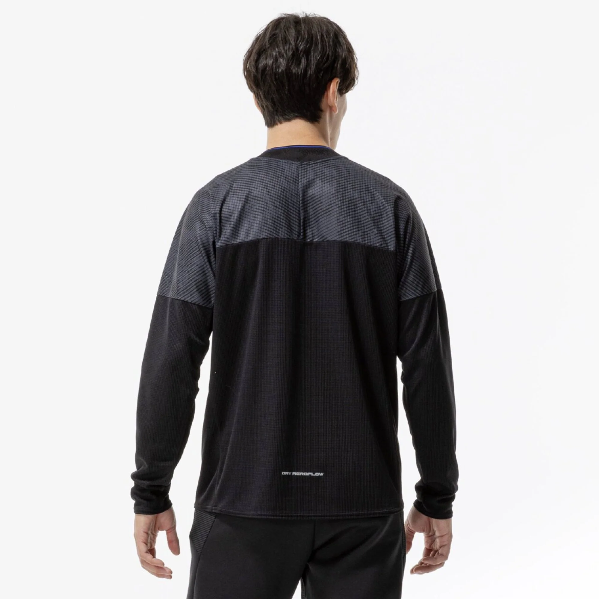 U DRY AEROFLOW T-SHIRT - Image 15