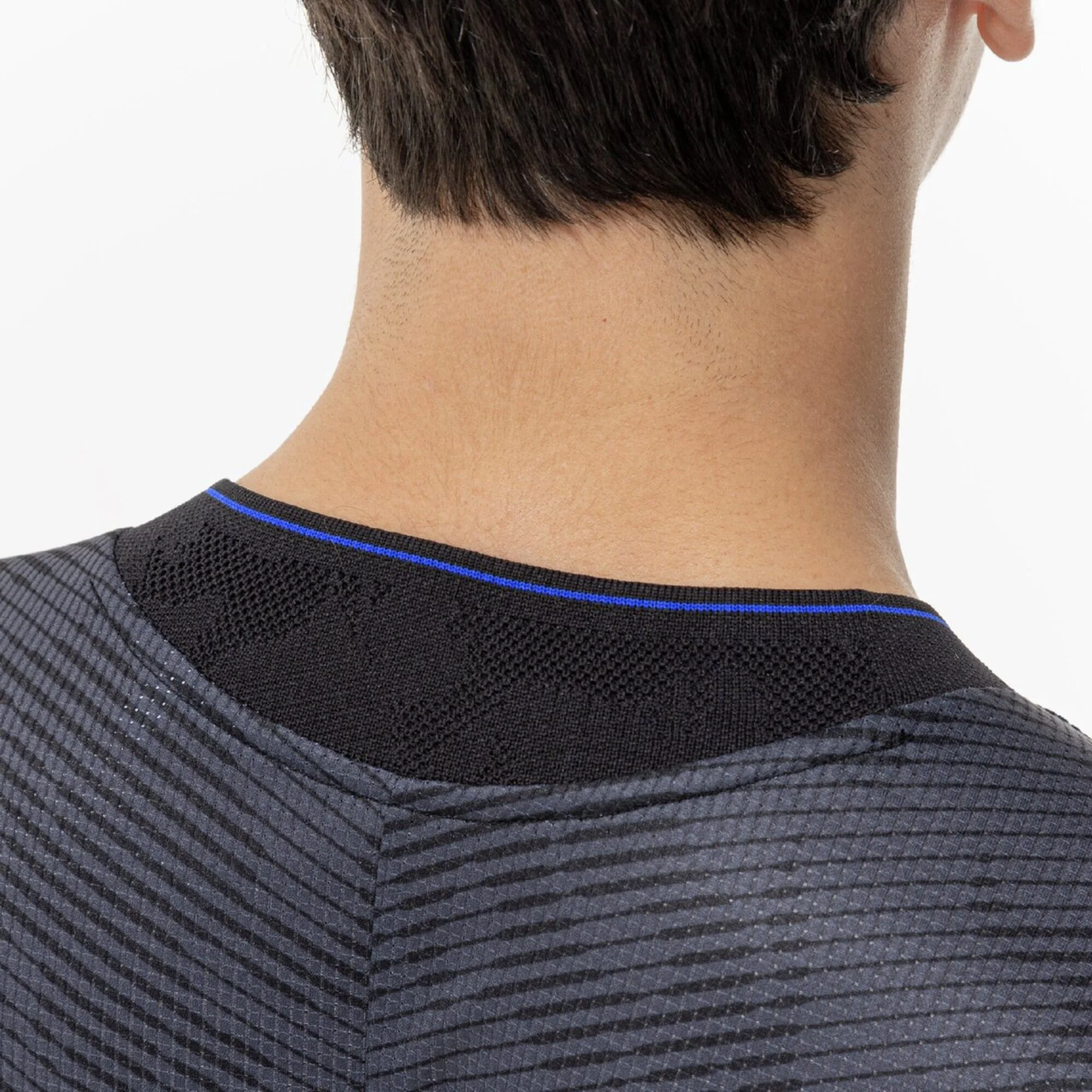 U DRY AEROFLOW T-SHIRT - Image 22