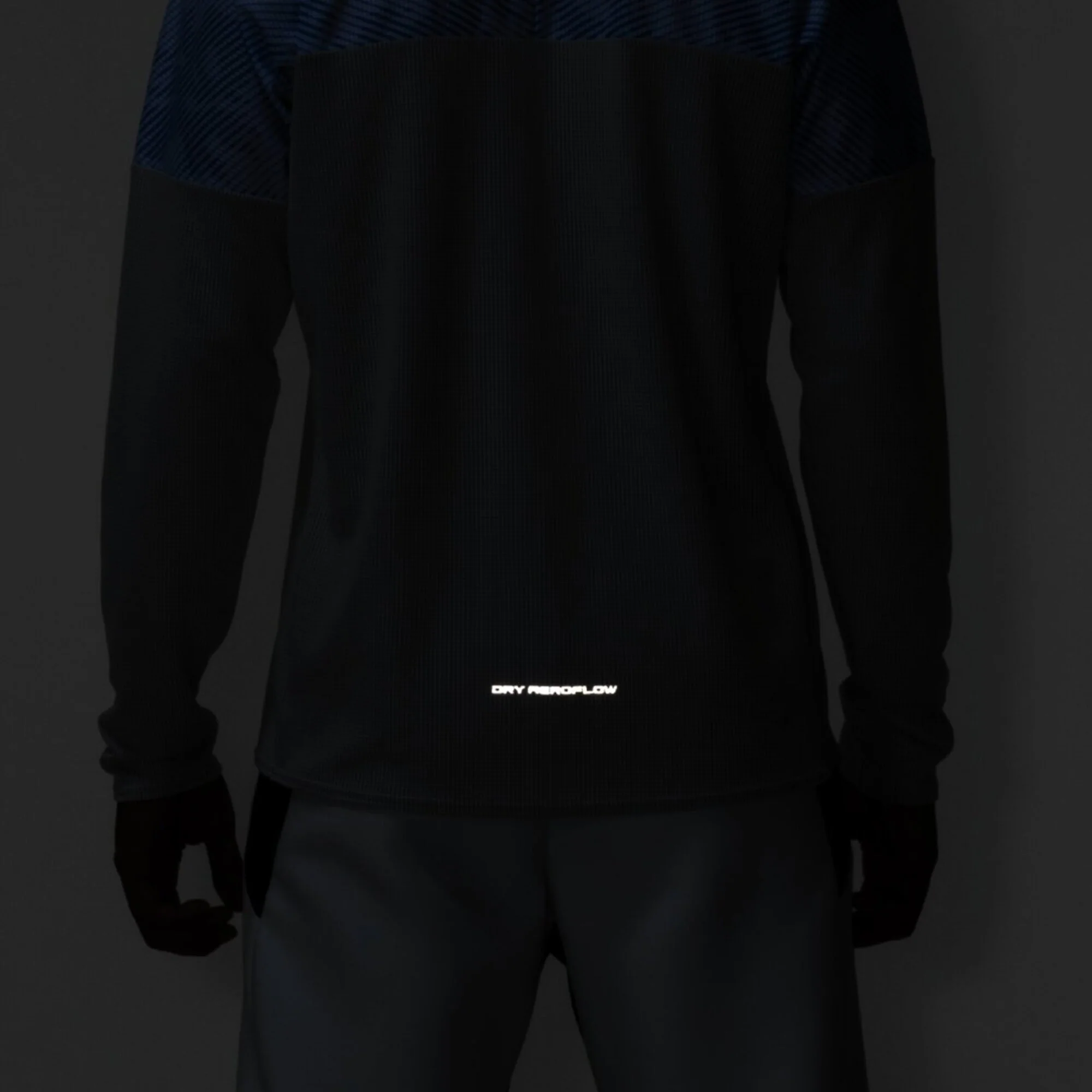 U DRY AEROFLOW T-SHIRT - Image 7